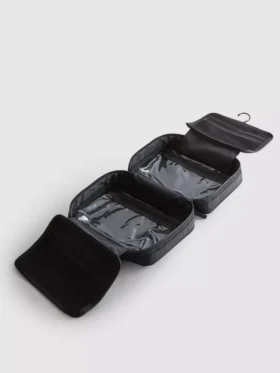 Hanging washbag