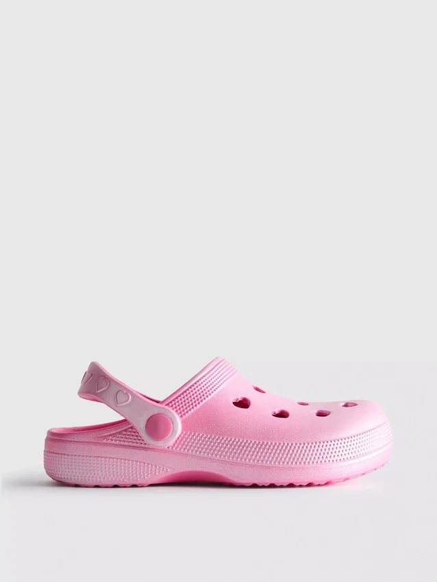 Heart clogs
