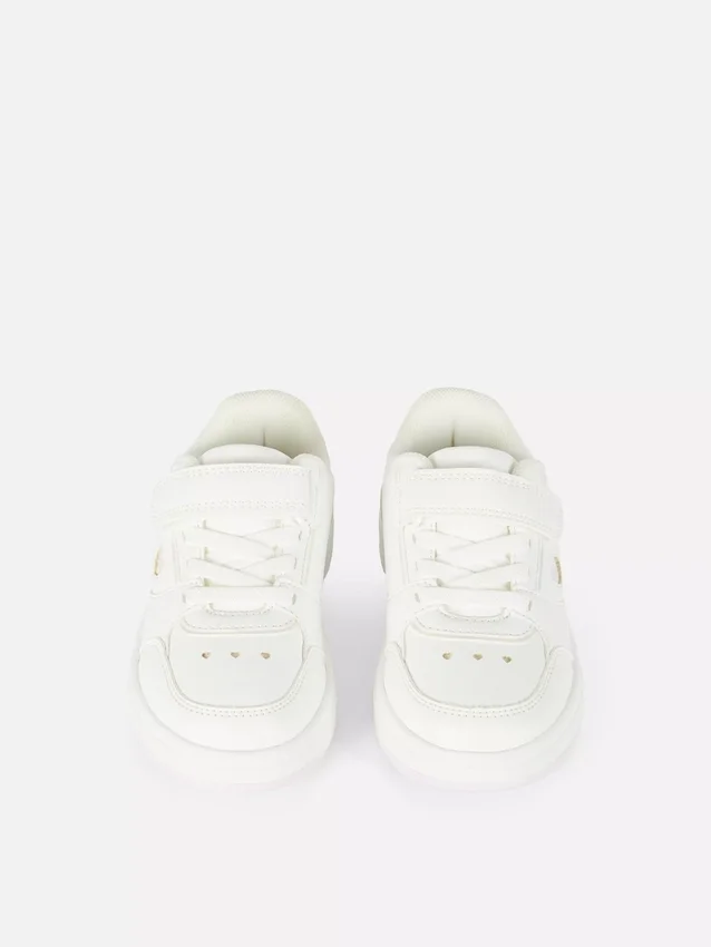 Heart low-top sneakers
