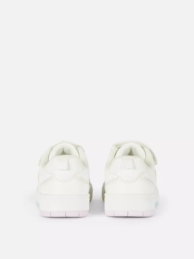 Heart low-top sneakers