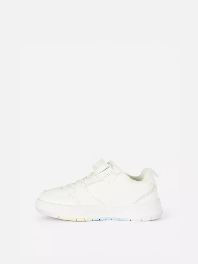 Heart low-top sneakers