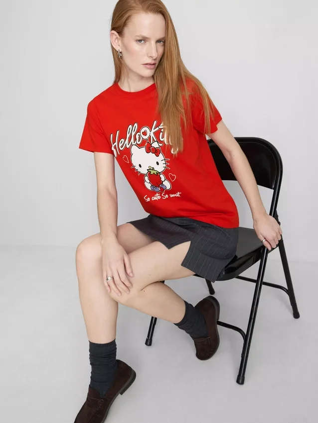 Hello kitty cotton relaxed strawberry tee