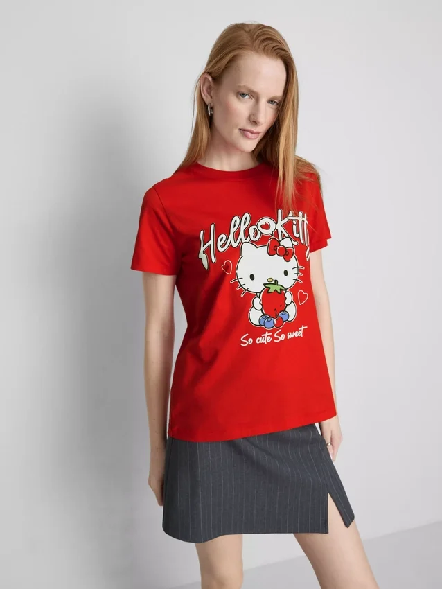 Hello kitty cotton relaxed strawberry tee