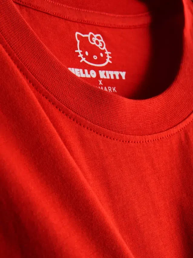 Hello kitty cotton relaxed strawberry tee