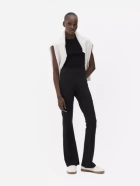 High-waisted active flared leggings
