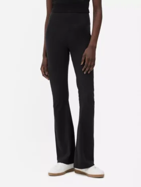 High-waisted active flared leggings