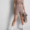High-waisted active yoga shorts