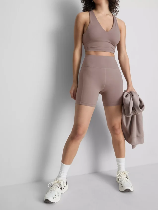 High-waisted active yoga shorts