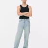 High-waisted relaxed jeans