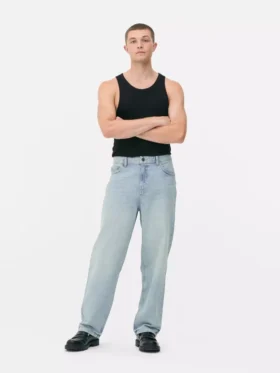 High-waisted relaxed jeans