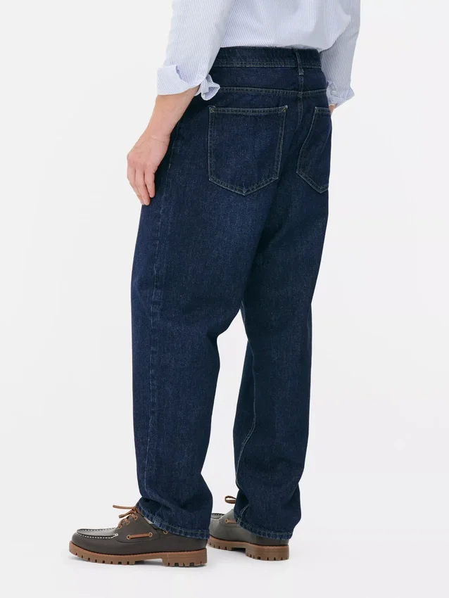 High-waisted relaxed jeans