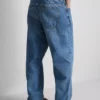 High-waisted relaxed jeans