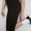 High-waisted smooth support active capri leggings