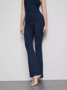 High-waisted smooth support flared active leggings