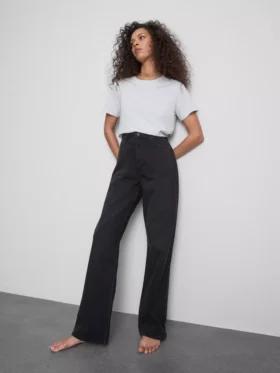 High-waisted straight-leg jeans