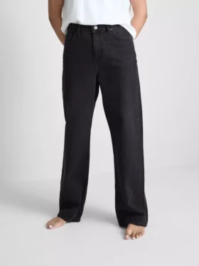 High-waisted straight-leg jeans