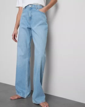 High-waisted straight-leg jeans