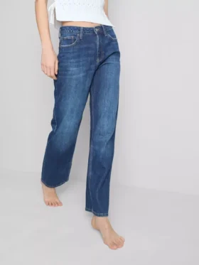 High-waisted straight-leg jeans