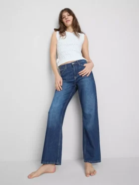 High-waisted straight-leg jeans