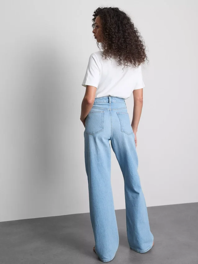 High-waisted straight-leg jeans