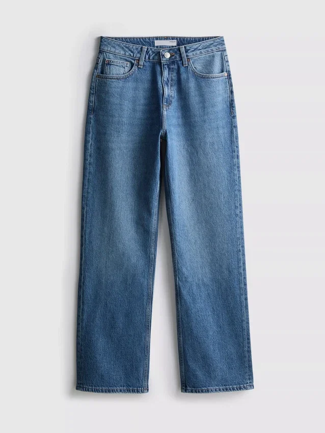 High-waisted straight-leg jeans