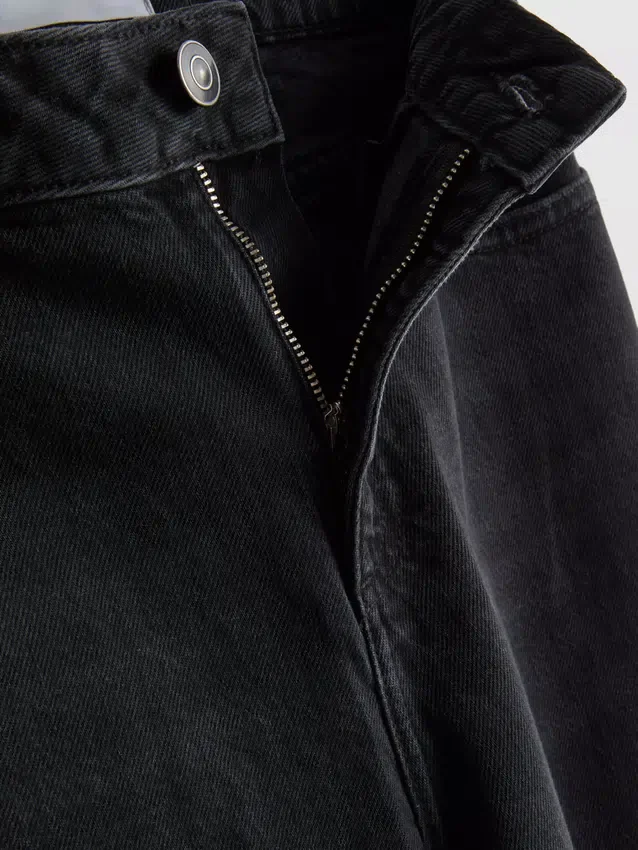 High-waisted straight-leg jeans