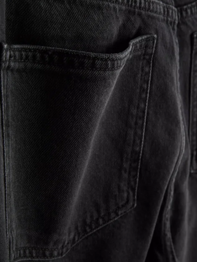 High-waisted straight-leg jeans