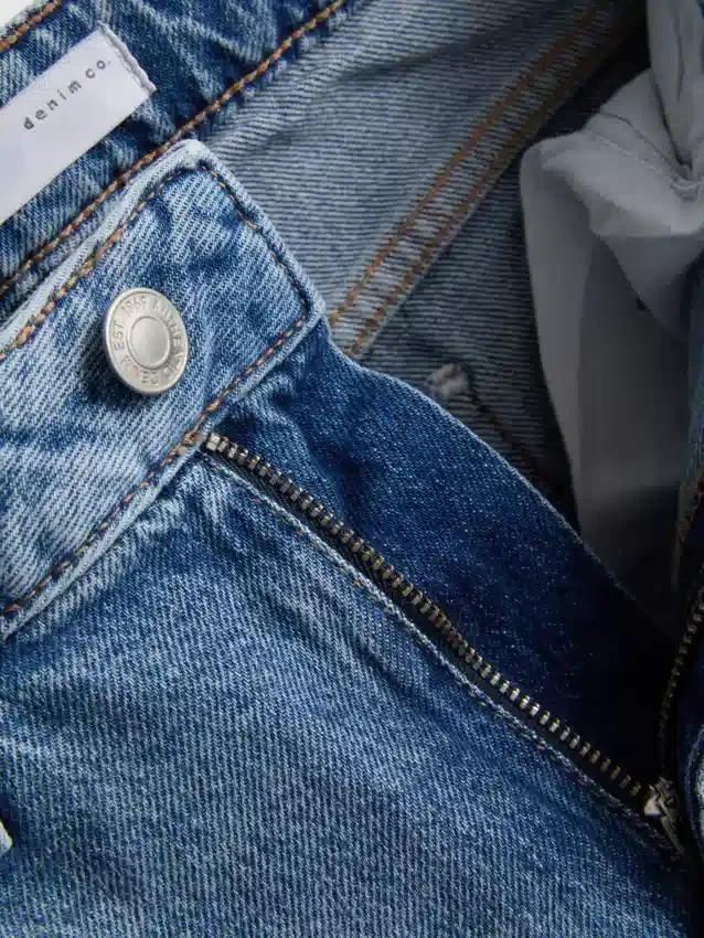 High-waisted straight-leg jeans