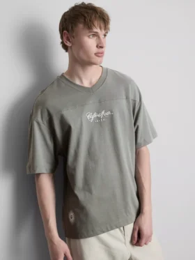 Ibiza v-neck t-shirt