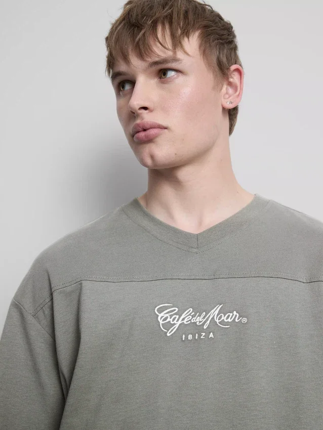 Ibiza v-neck t-shirt