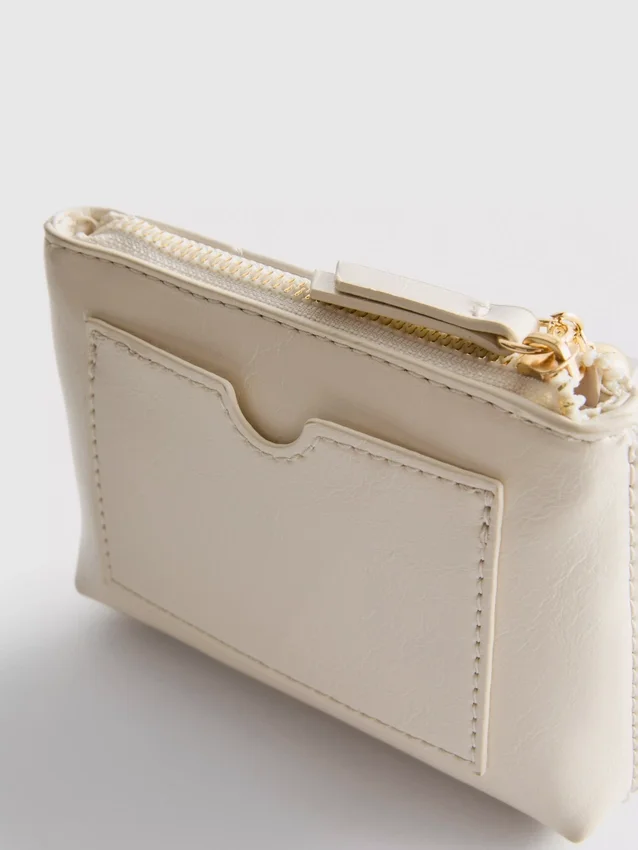 Initial coin purse