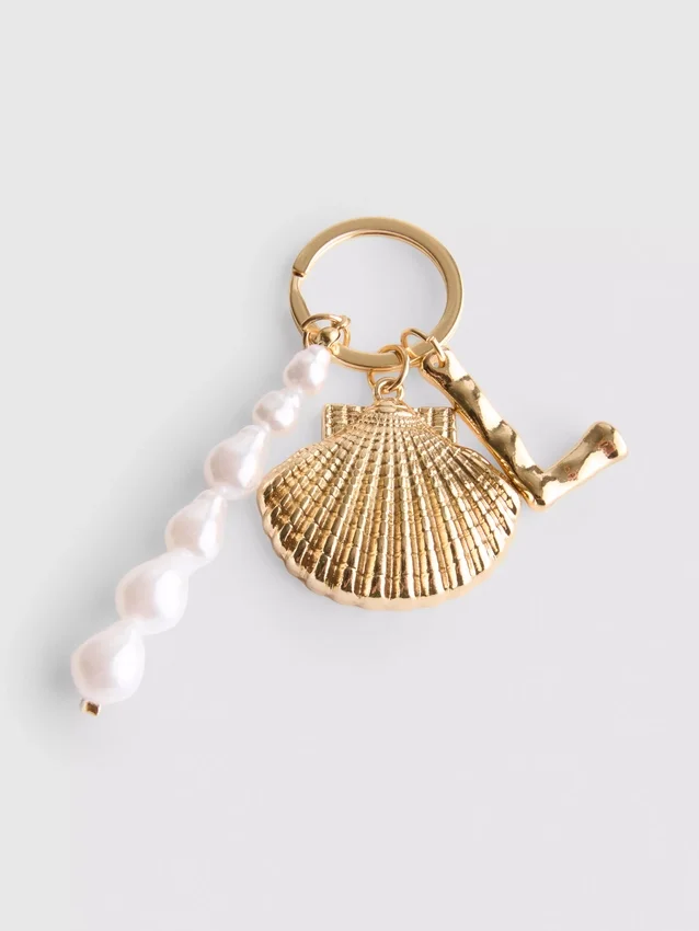 Initial shell charm keychain