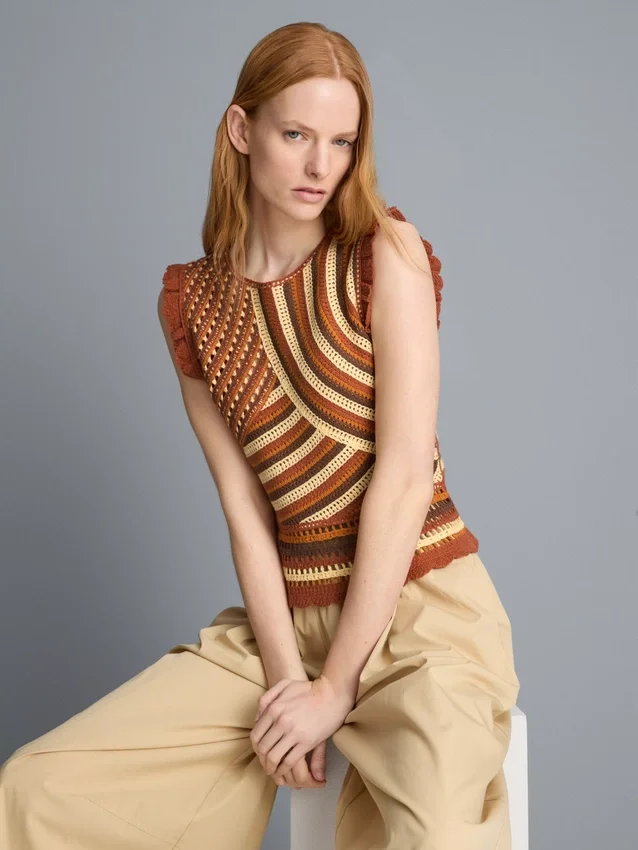 Knitted curve stitch tank top
