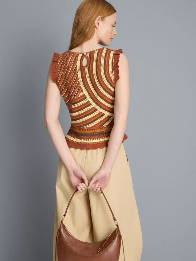 Knitted curve stitch tank top