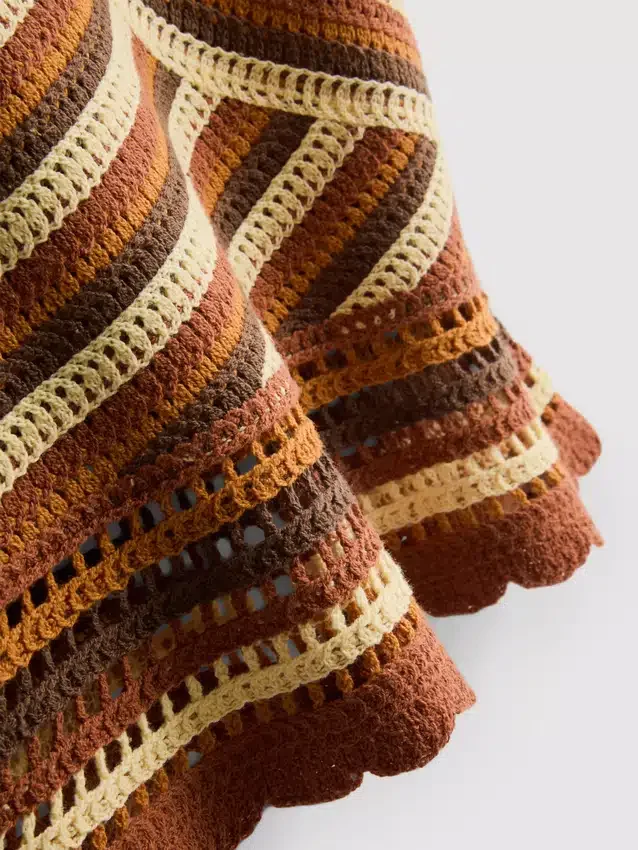 Knitted curve stitch tank top