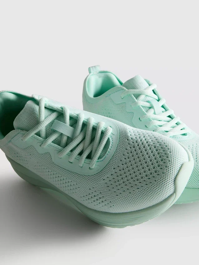 Knitted lace-up sneakers
