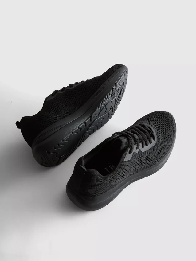 Knitted lace-up sneakers