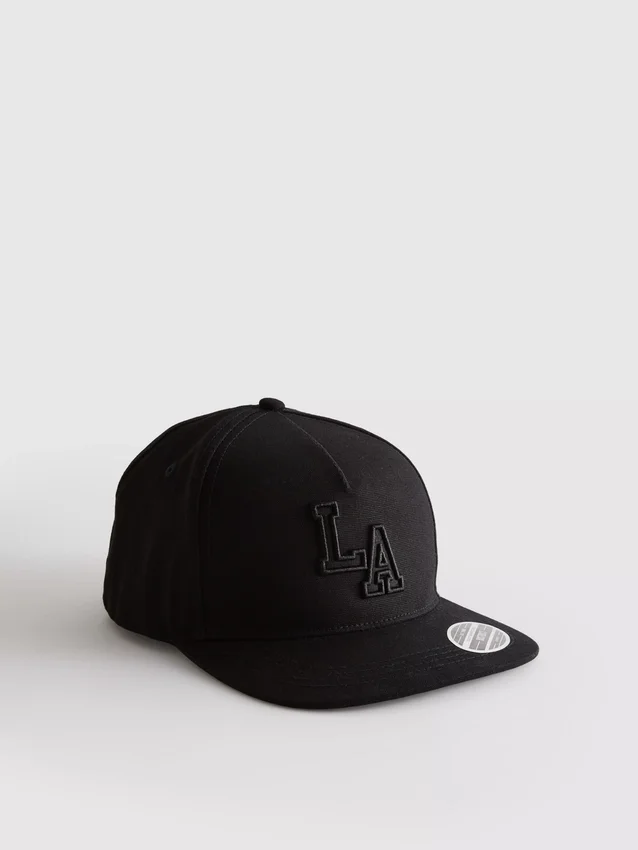 La baseball cap