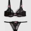 Lace underwired lingerie set