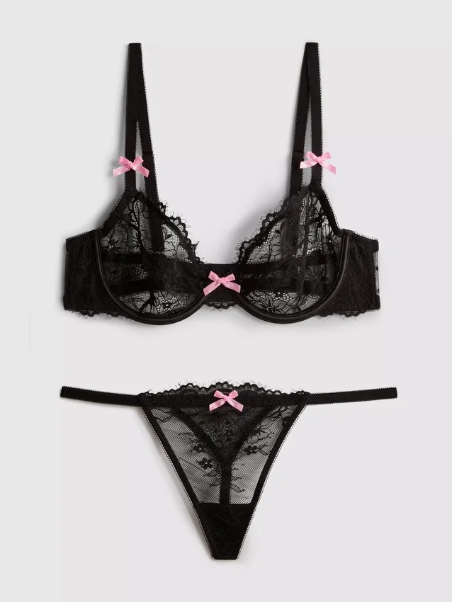 Lace underwired lingerie set
