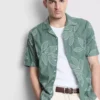Leaf-embroidered short-sleeve button-down shirt