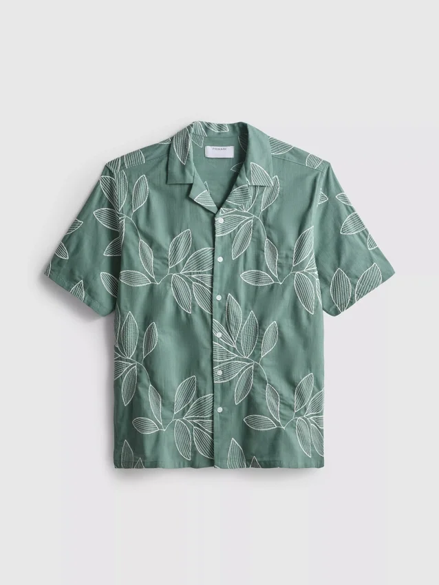Leaf-embroidered short-sleeve button-down shirt