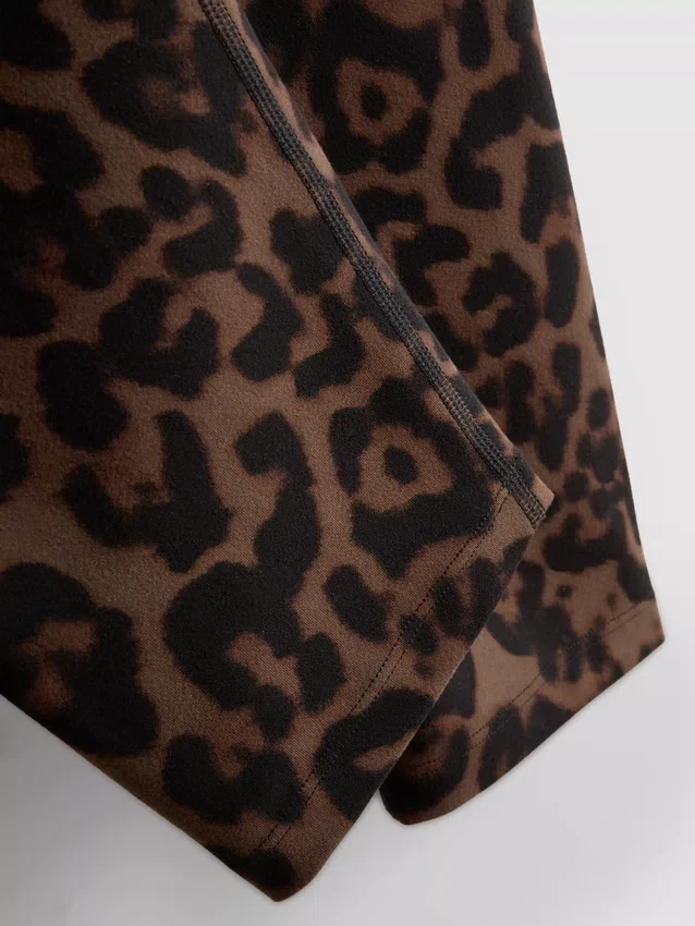 Leopard active capri leggings