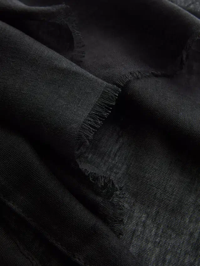 Lightweight frayed-edge scarf