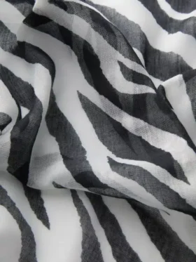 Lightweight printed scarf