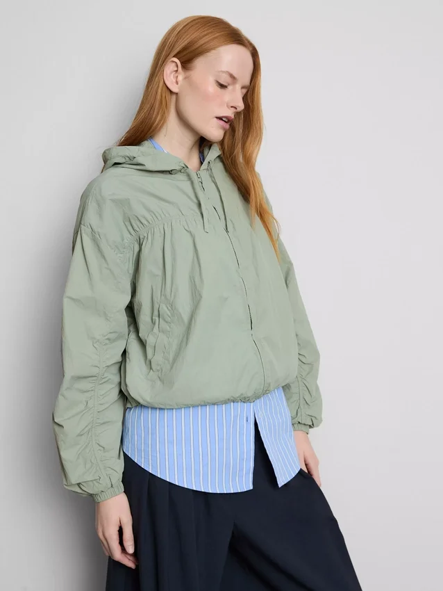 Lightweight ruched jacket