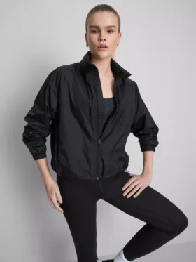 Lightweight running jacket