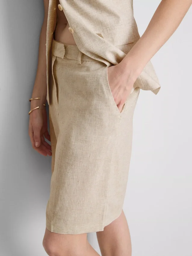 Linen-blend pleated bermuda shorts