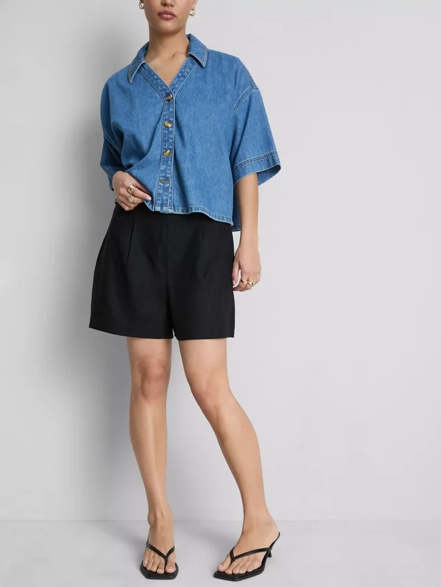 Linen blend pleated shorts