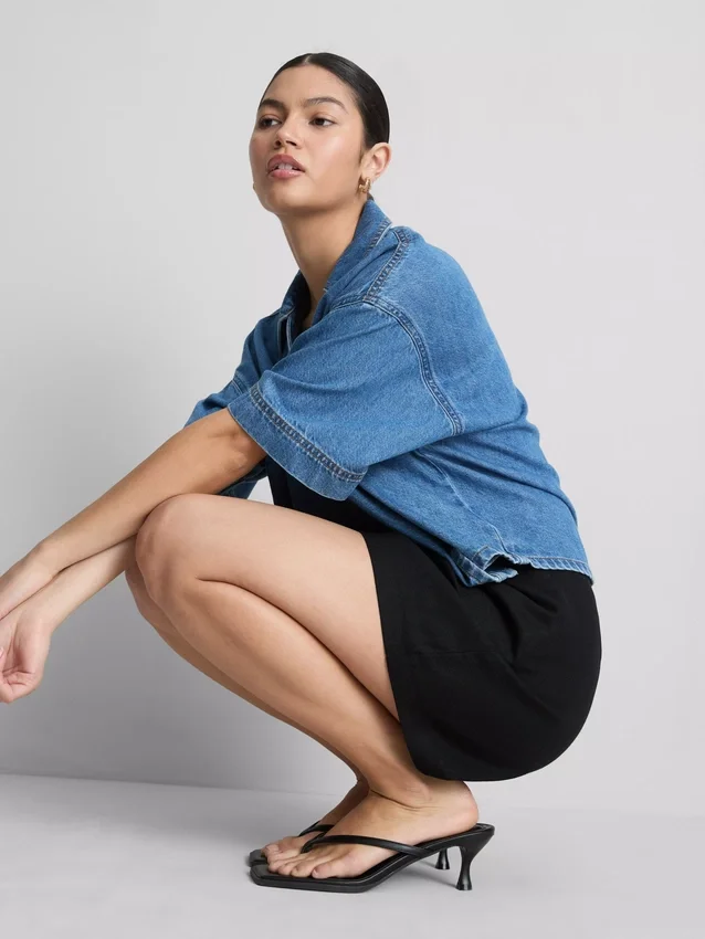 Linen blend pleated shorts